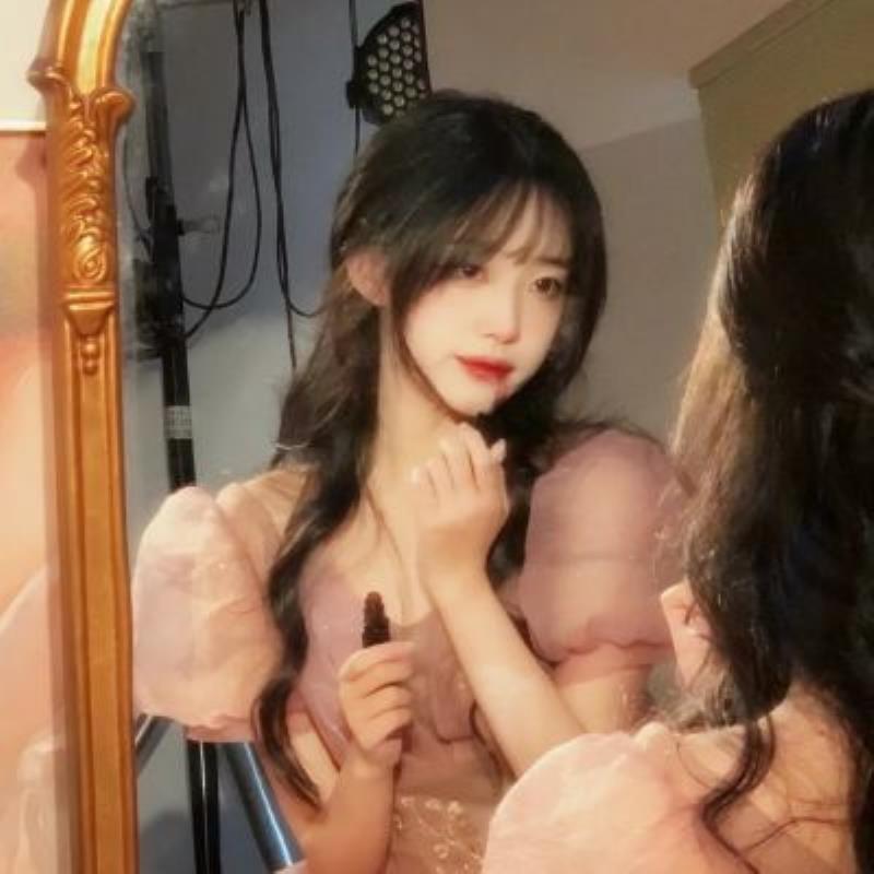洪湖结伴旅游店内销售员叶喵
