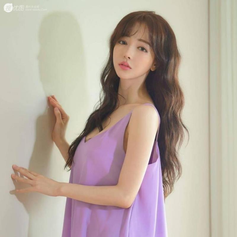 北京美女伴游预约服务员沐燕莱