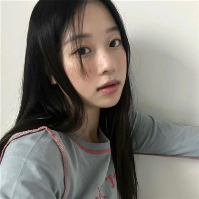 成都美女陪玩代言车模示又菱