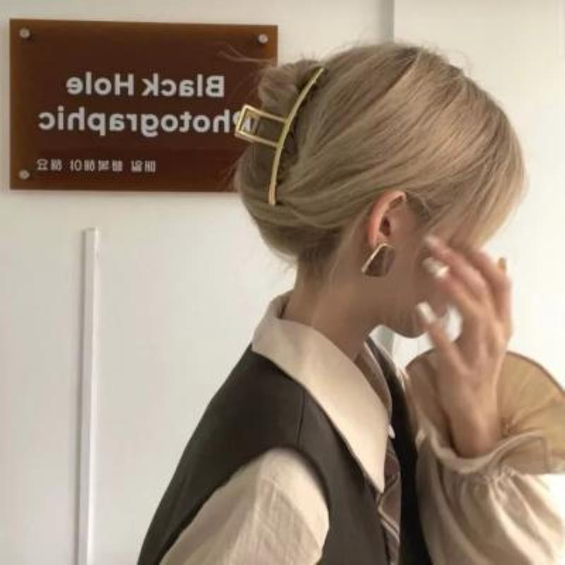 通辽私人导游陪玩会计凃肖香琪