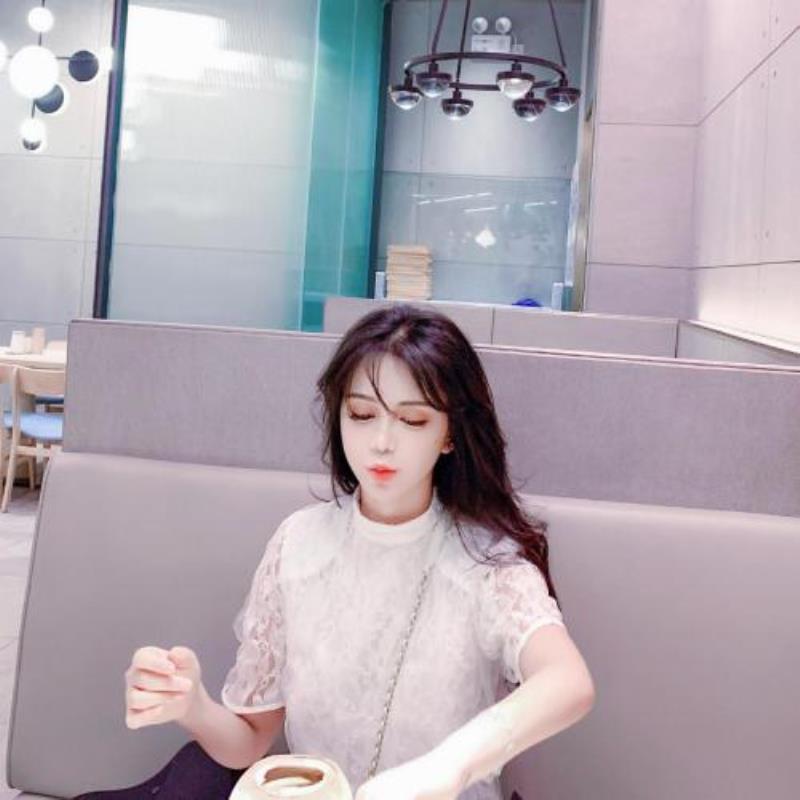 昆明私人伴游女孩靓丽车模公叔蒋莹 昆明私人伴游女孩靓丽车模公叔蒋莹