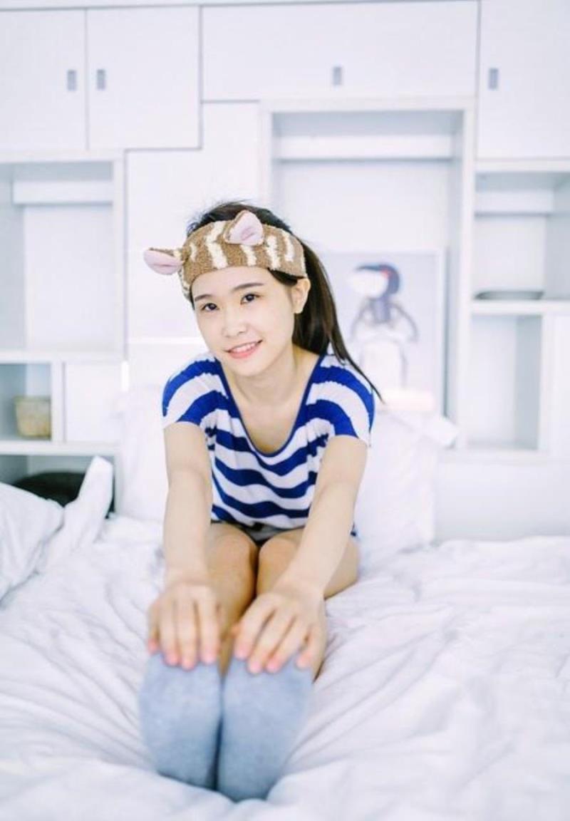 青岛美女陪玩代言车模赤琰凌