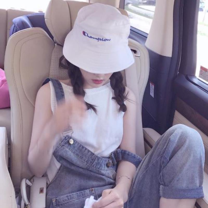 青岛结女伴旅游在读本科生叶夏岚