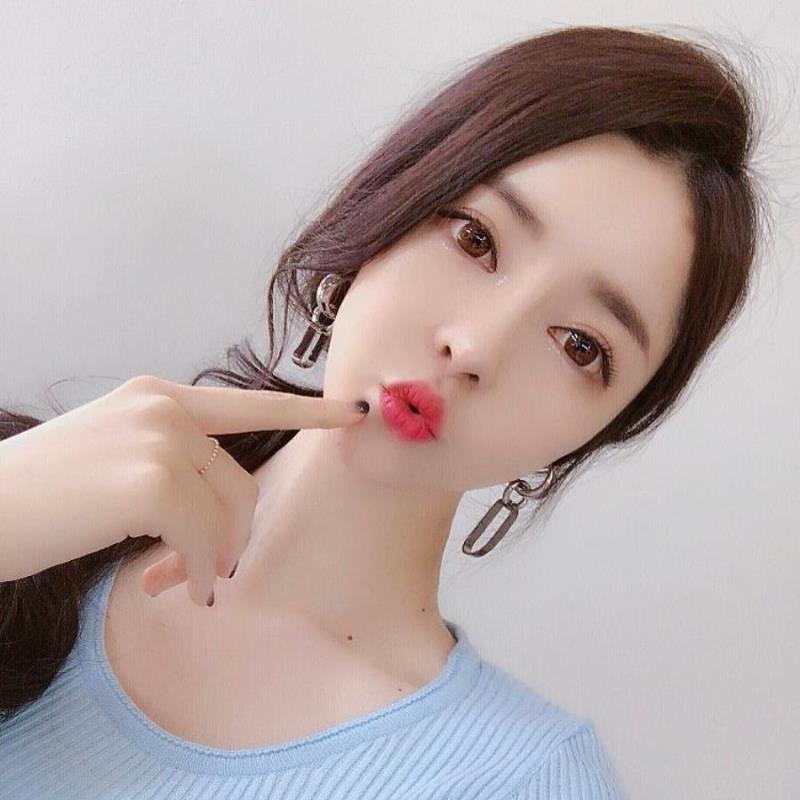 北京导游二线艺人芒岚琳