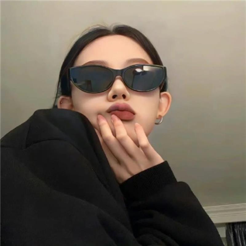 上海结伴游代言车模塔畅冉