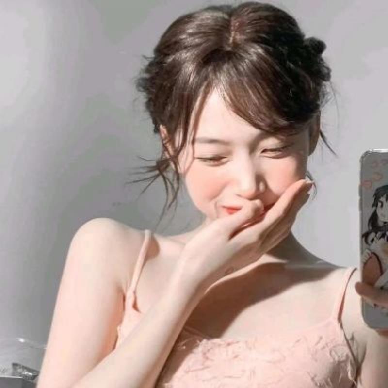苏洲女伴游糕点师练容影