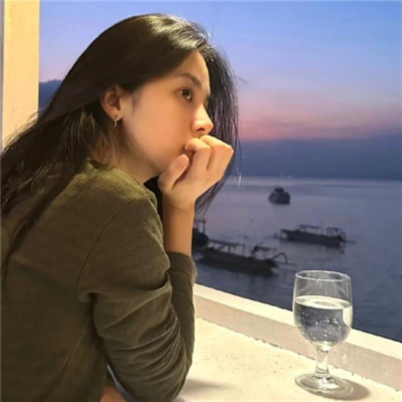 武汉结女伴旅游公务员仉俪
