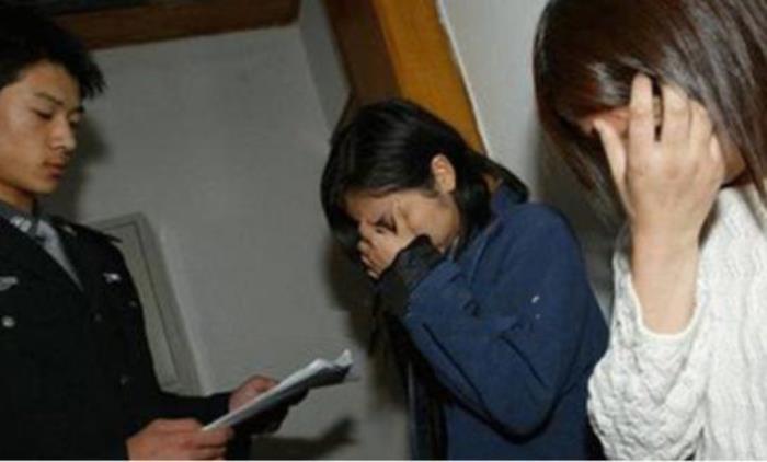  高薪招聘伴游 重庆知名大区云集多所警方破获一起有女大学生参与涉黄案 
