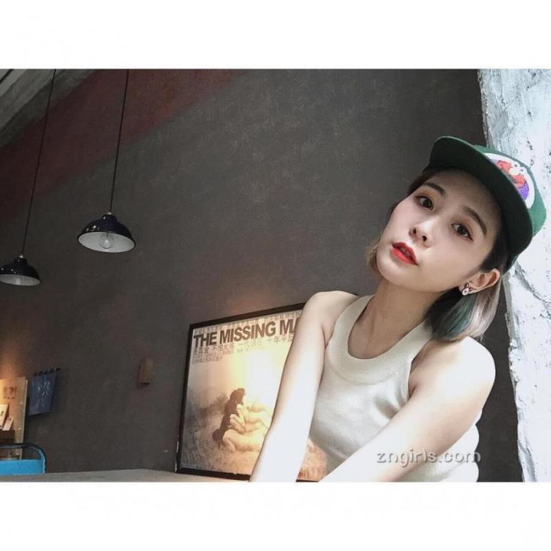 重庆陪游女孩金融师委萍欣