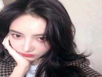 苏洲结女伴旅游漂亮车模慕洁兰